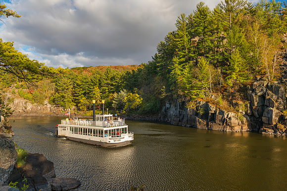paddle boat, taylors falls, minnesota, saint croix, river