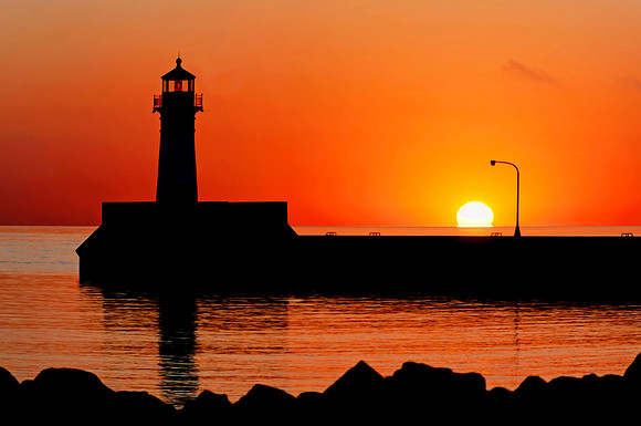sunrise, lake superior, canal park, duluth, minnesota, light house, beacon